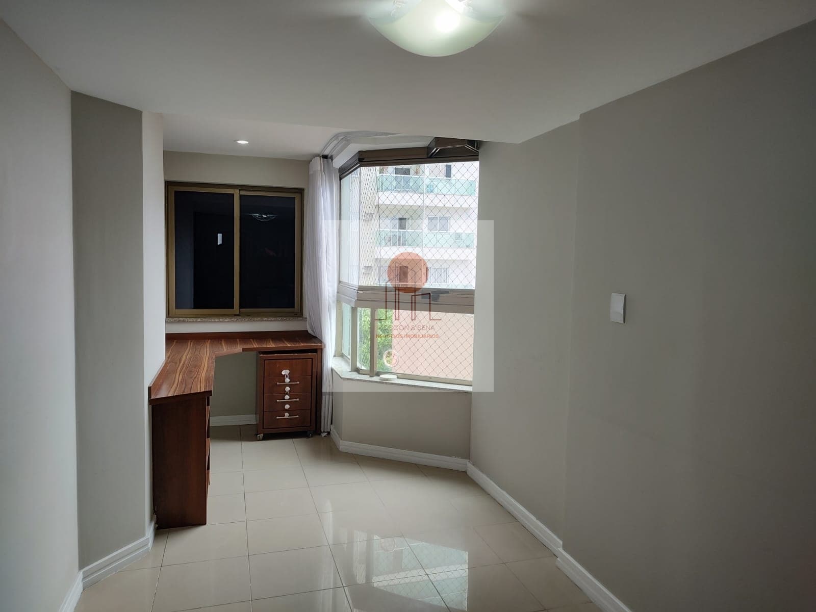 Apartamento 2 Quartos com suíte , montado, 1 vaga, em Itapuã