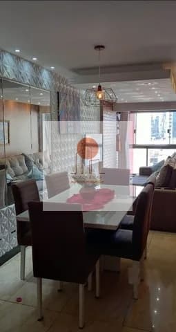 Excelente apartamento com 02 quartos/ suíte, na quadra do mar da Praia da Costa