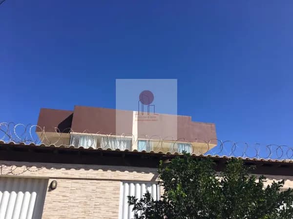 Casa duplex com 03 quartos/suíte em Interlagos
