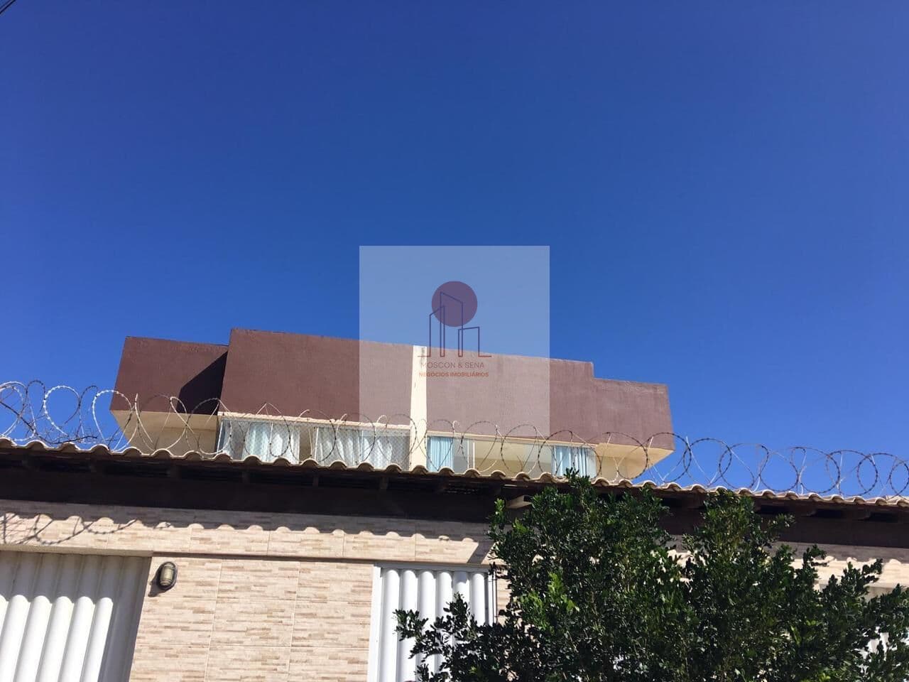 Casa duplex com 03 quartos/suíte em Interlagos