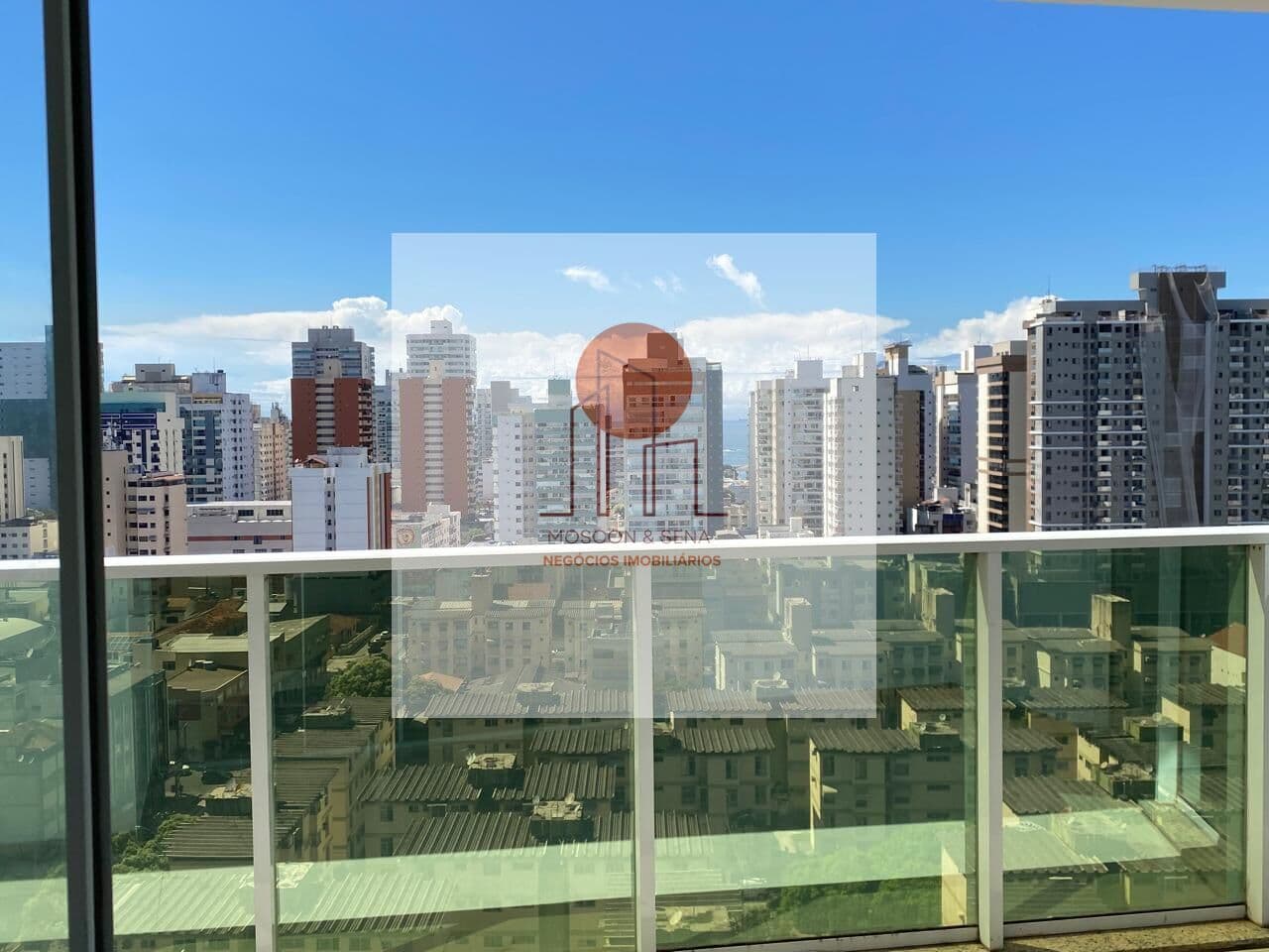 Lindo apartamento com 03 quartos/suíte, vista livre...em Itapuã