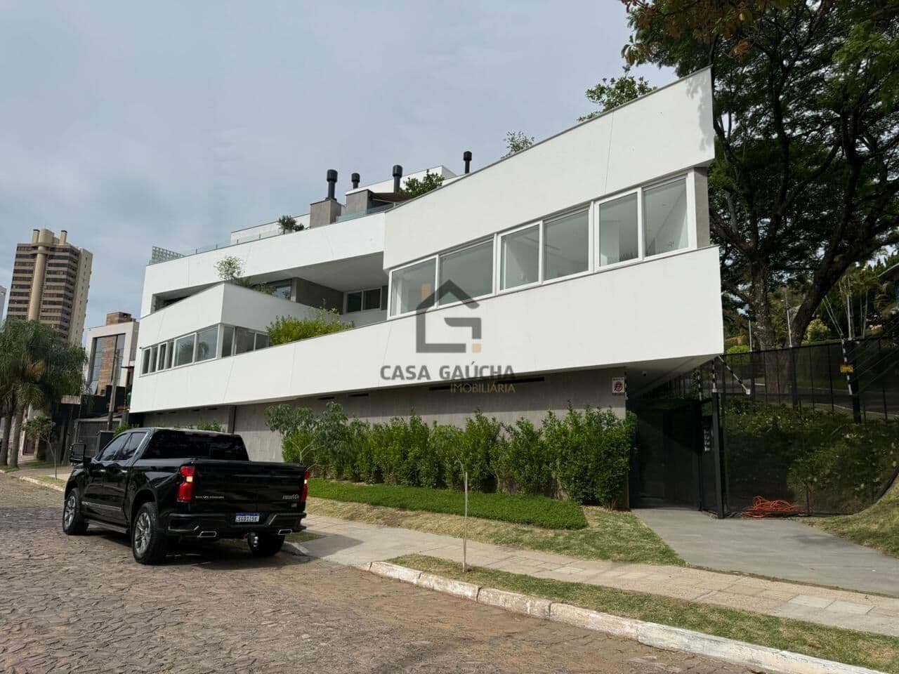 Apartamento de alto padrão à venda em Novo Hamburgo, 134m², 3 suítes, piso aquecido, ar central, 2 vagas – nunca habitado