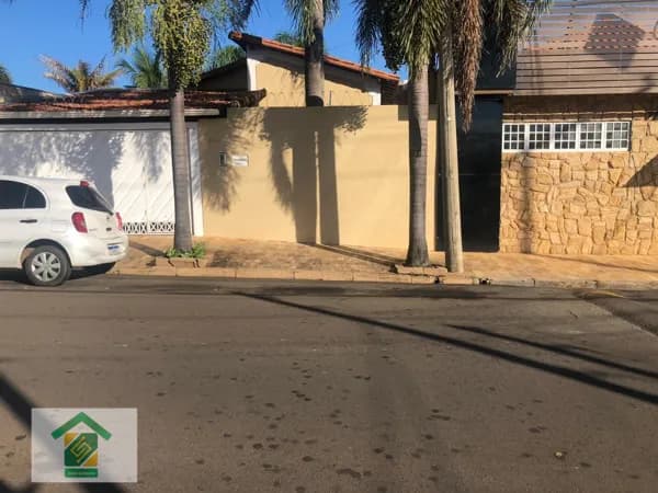 Casa à venda no bairro Vila Prado - São Carlos/SP