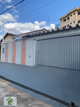 Casa em São Carlos - Jardim Lutfalla