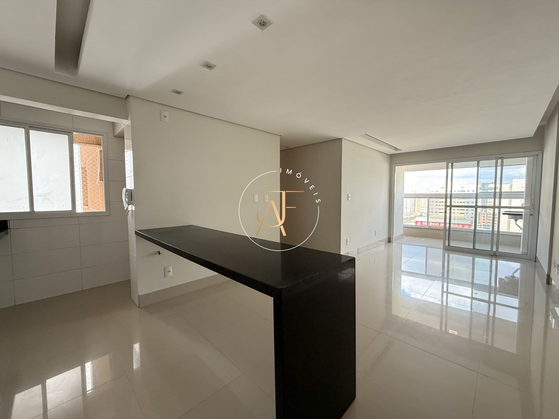GLASS TOWER - 03 QUARTOS - 84M² - 01 VAGA - ANDAR ALTO COM VISTA LIVRE