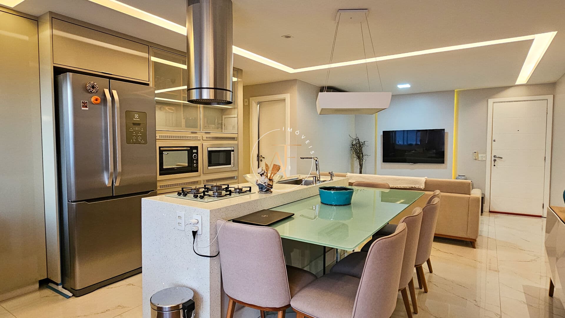 RESIDENCIAL YES - APARTAMENTO 2 QUARTOS - 1 SUÍTE - 68M - REFORMADO -