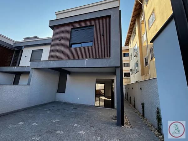 Casa Sobrado em Ingleses do Rio Vermelho, Florianópolis/SC