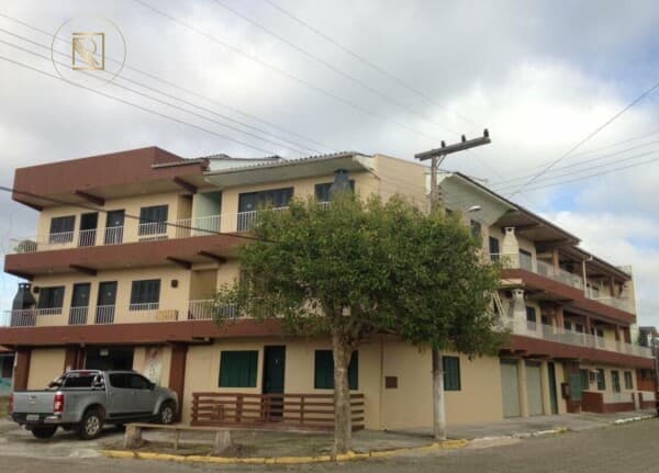 Prédio Residencial e Comercial