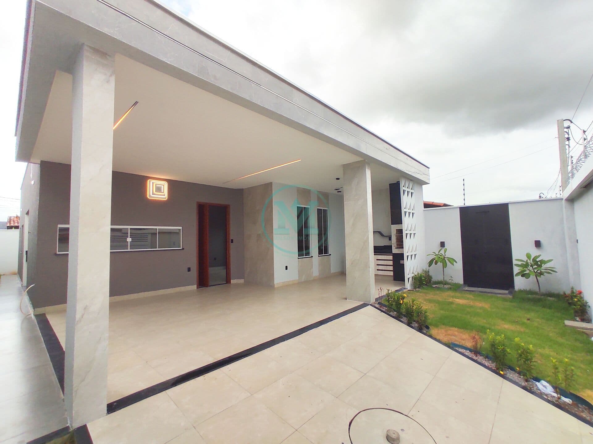 CASA DE ALTÍSSIMO LUXO NO CIDADE DAS ROSAS