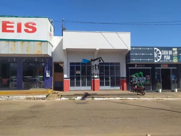 Vende-se Ponto Comercial todo na laje, Localizado no Centro de Colorado do Oeste/RO