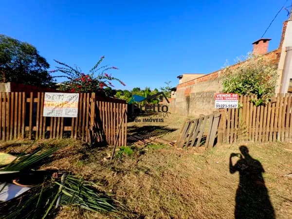 Vende-se Terreno plano e Murado pronto para construir no bairro Mato Grosso em Colorado do Oeste/RO