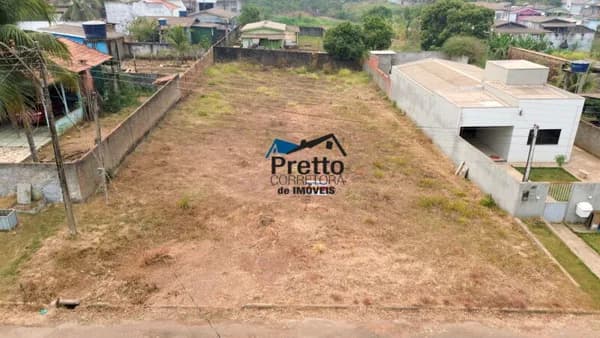 Vende-se Terreno inteiro, 100% Plano no nível da rua, com Área total de 775,13 m², com excelente localização no Bairro Santa Luzia em Colorado do Oeste/RO;