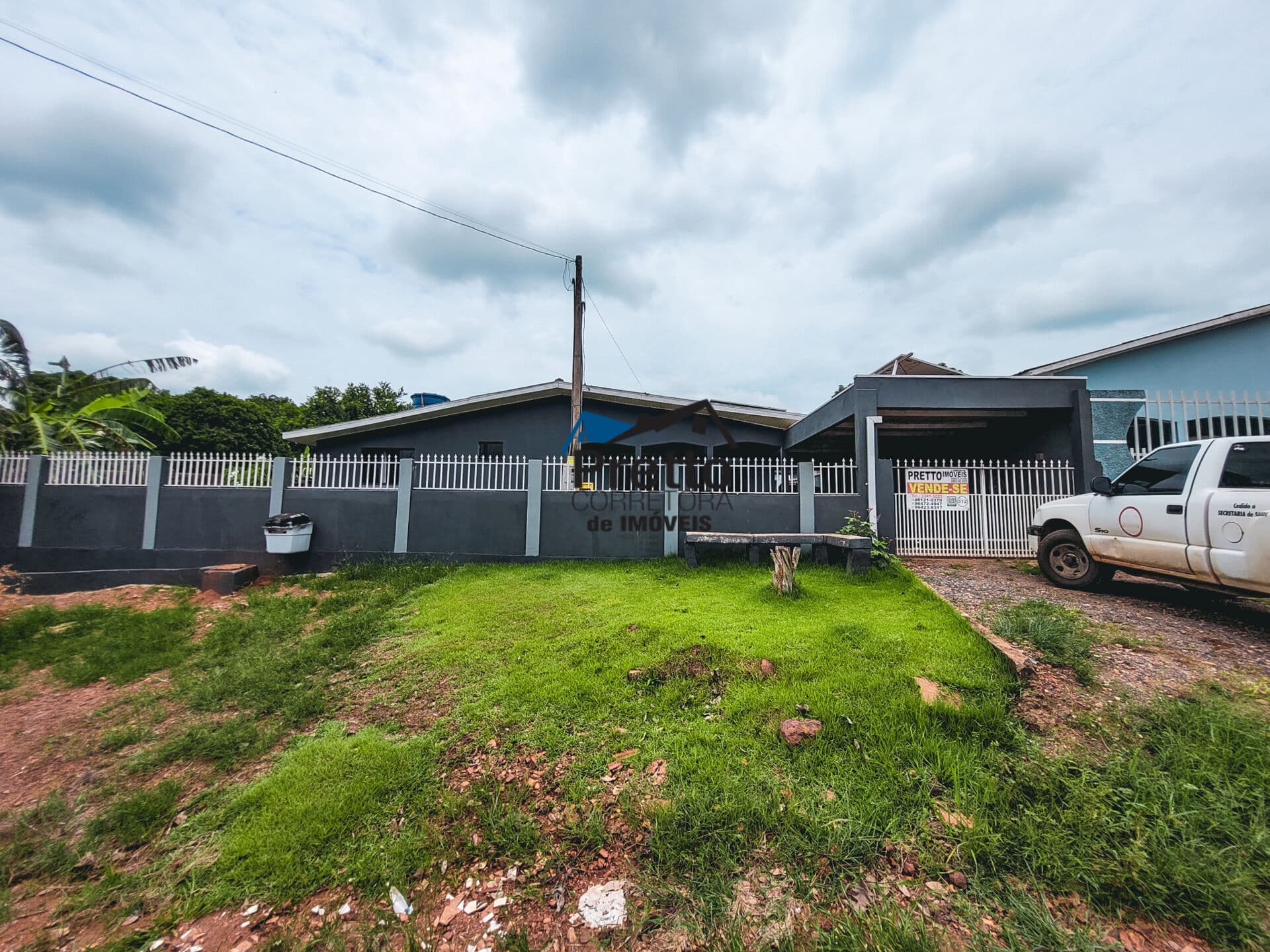 Vende-se Casa em Alvenaria medindo 196 m² de Construção, com Piscina e Terreno Inteiro em Colorado do Oeste-RO