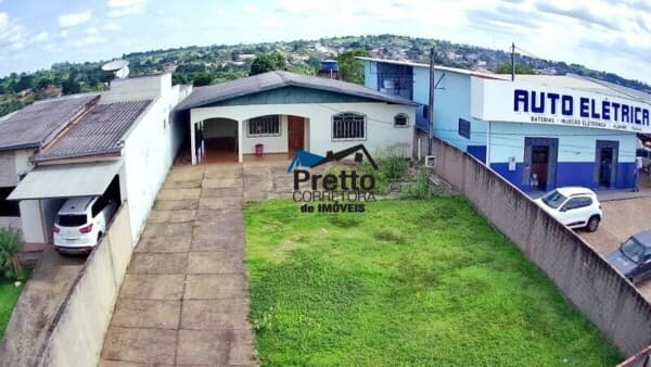 Vende-se Casa em Alvenaria contendo 04 Dormitórios Localizada na Avenida Paulo de Assis Ribeiro em Colorado do Oeste/RO