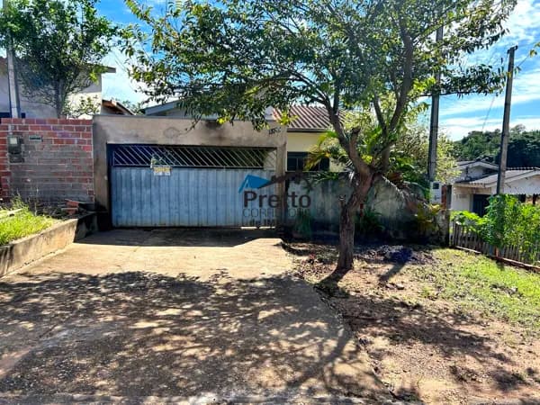 Vende-se Casa contendo 03 Dormitórios e com Terreno no Asfalto em Colorado do Oeste/RO