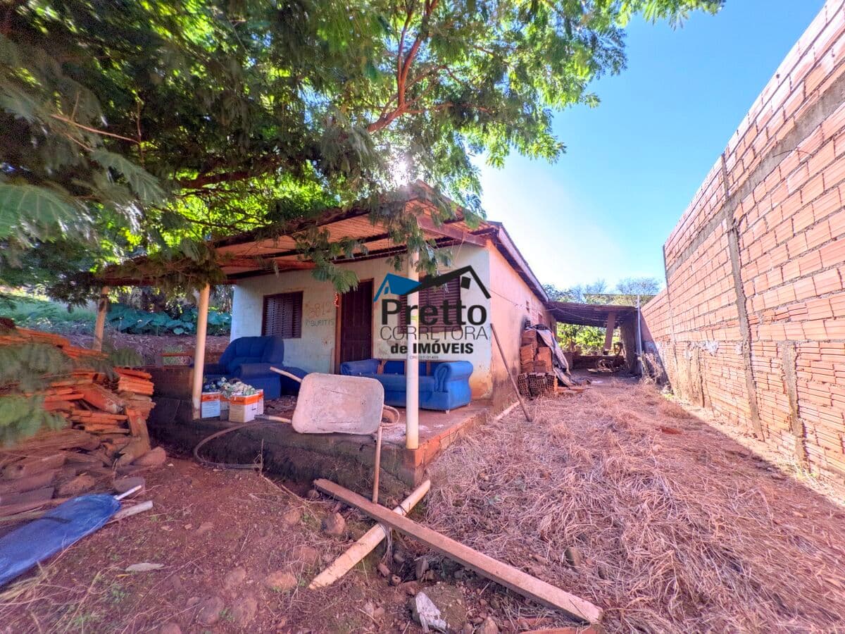Vende-se Casa em Alvenaria contendo 03 Dormitórios Localizada no bairro Jô Sato em Colorado do Oeste/RO