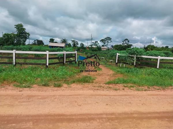 Vende-se terreno com preço Excelente localizado na Cidade de Pimenteiras do Oeste/RO