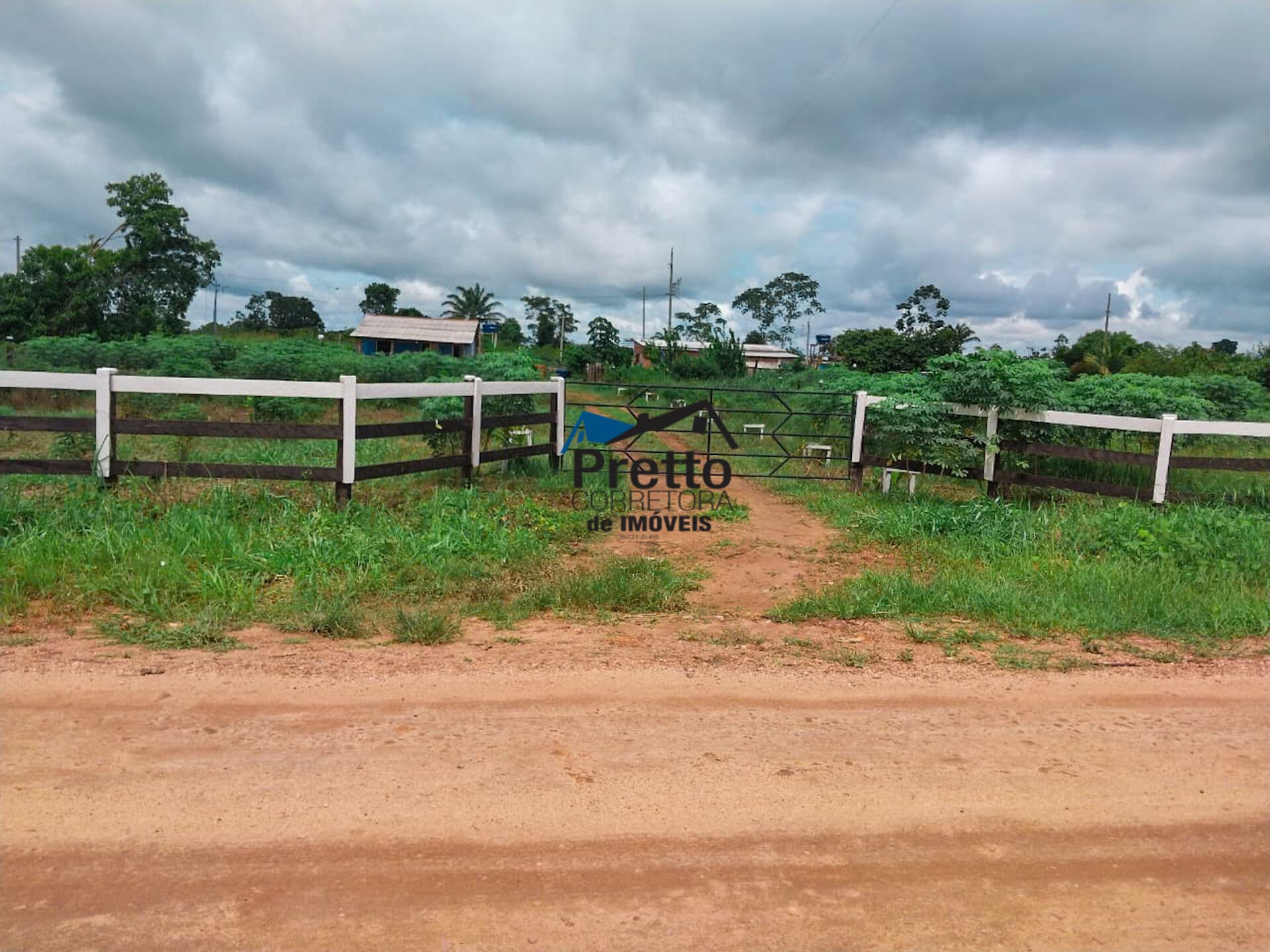 Vende-se terreno com preço Excelente localizado na Cidade de Pimenteiras do Oeste/RO