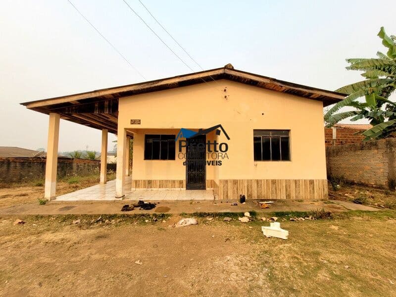 Vende-se casa de Alvenaria com 2 quartos, terreno inteiro com aproximadamente 600m², no Bairro Santa Luzia em Colorado do Oeste-RO