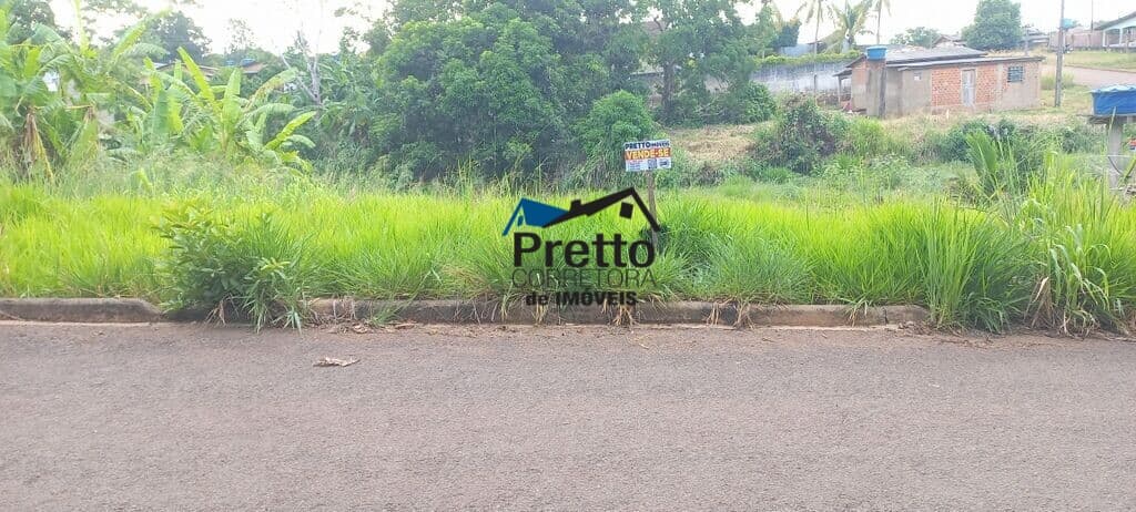 Vende-se Terreno medindo 400 m² Localizado no Asfalto no Bairro Santa Luzia em Colorado do Oeste/RO