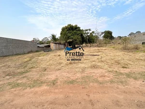 Terreno 100% plano no Bairro Cruzeiro em Colorado do Oeste/RO