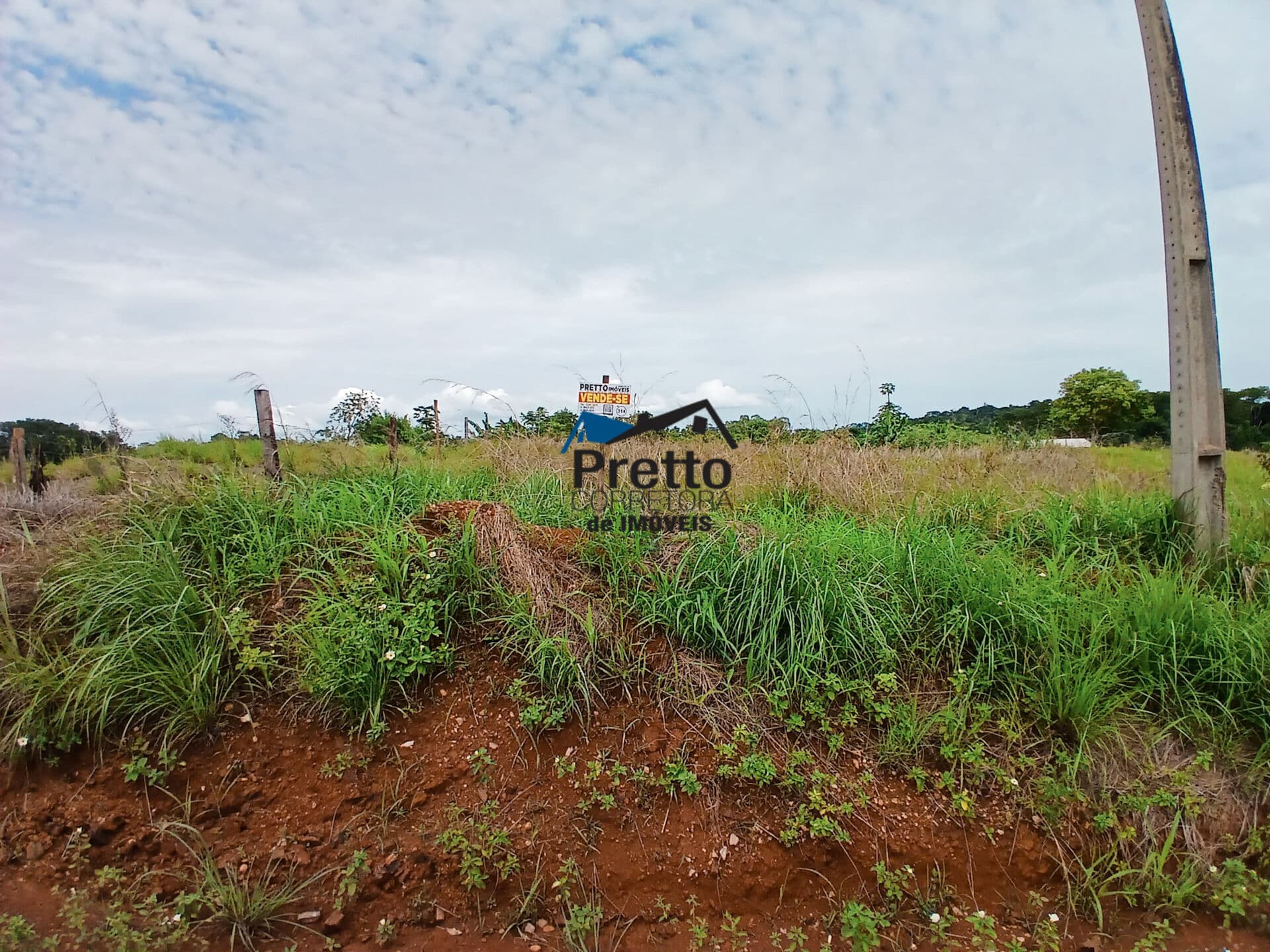 Terreno a venda na Rua Caramuru no Bairro Santa Luzia em Colorado do Oeste-RO;