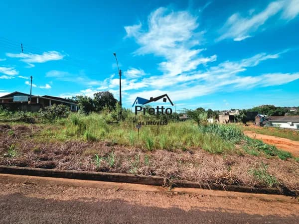Vende-se terreno de esquina Comercial/Residencial com preço acessível localizado no bairro Jorge Teixeira em Colorado