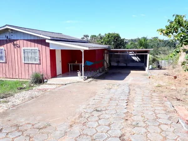Vende-se Casa com 03 Quartos e contendo 4 terrenos inteiros Localizada no Bairro Santa Luzia em Colorado do Oeste-RO