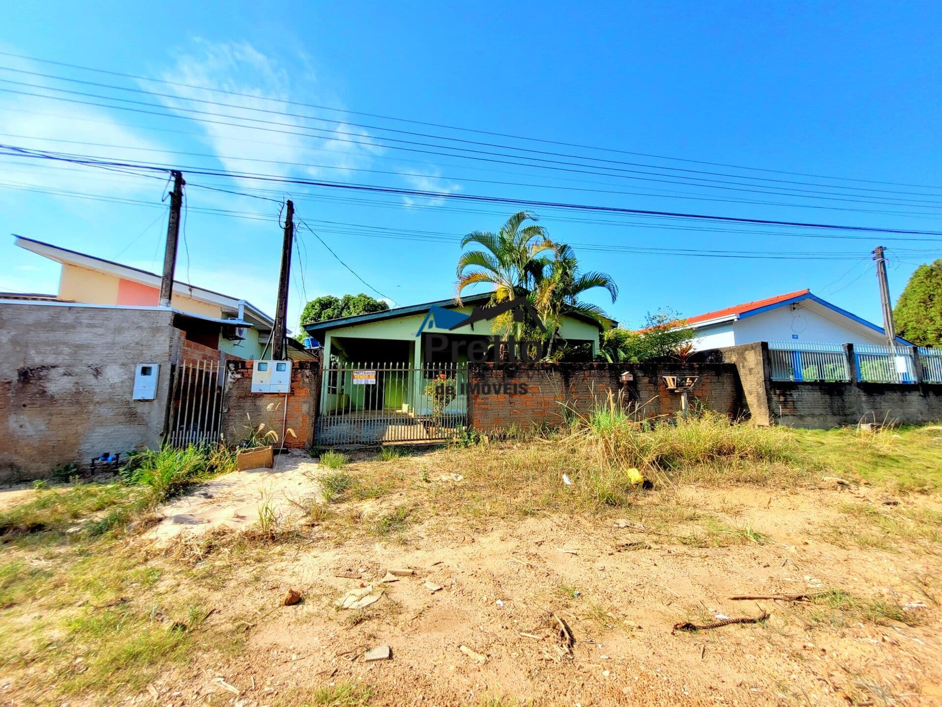 Vende-se Casa em Alvenaria com Kit net aos Fundos Localizada no bairro Cruzeiro em Colorado do Oeste/RO