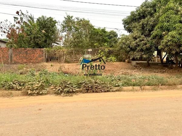 Terreno plano e no Asfalto a venda próximo ao CCI - Clube de Convivência do Idoso