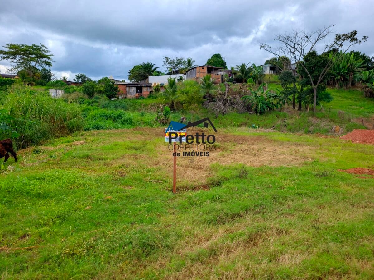 Vende-se Terreno Residencial medindo 22x33 metros Localizado no bairro Minas Gerais em Colorado do Oeste/RO