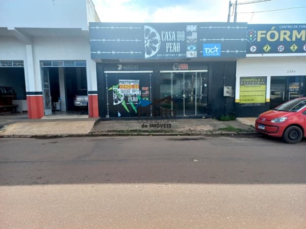 Vende-se Ponto Comercial com Casa nos Fundos Localizado no Centro de Colorado