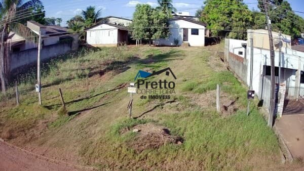 Vende-se Casa em Alvenaria com 02 Dormitórios próximo de Escola no bairro Santa Luzia em Colorado do Oeste/RO
