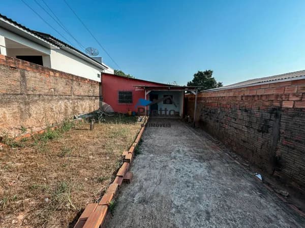 Vende-se Casa em Alvenaria Contendo 02 Quartos Localizada no Centro de Colorado do Oeste/RO