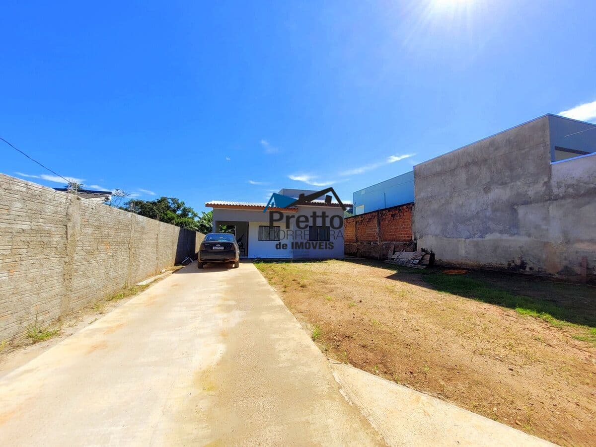 Casa Alvenaria a venda no Bairro Minas Gerais em Colorado do Oeste/RO;