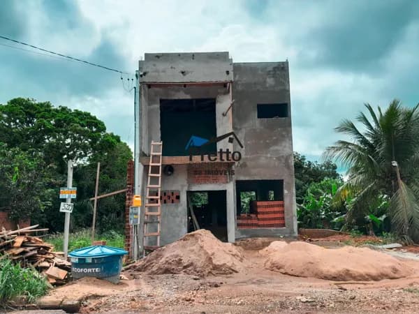 Vende-se Sobrado em Construção com Excelente Localização no bairro Cruzeiro em Colorado do Oeste/RO