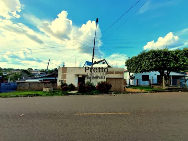 Casa e Ponto Comercial a Venda
