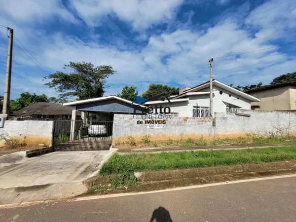 Vende-se Casa em Alvenaria