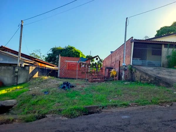 Vende-se Terreno com Casa em Construção com Excelente Localização no bairro Jo Sato em Colorado do Oeste/RO