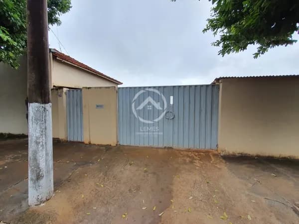 Casa em Mirandópolis - Centro
