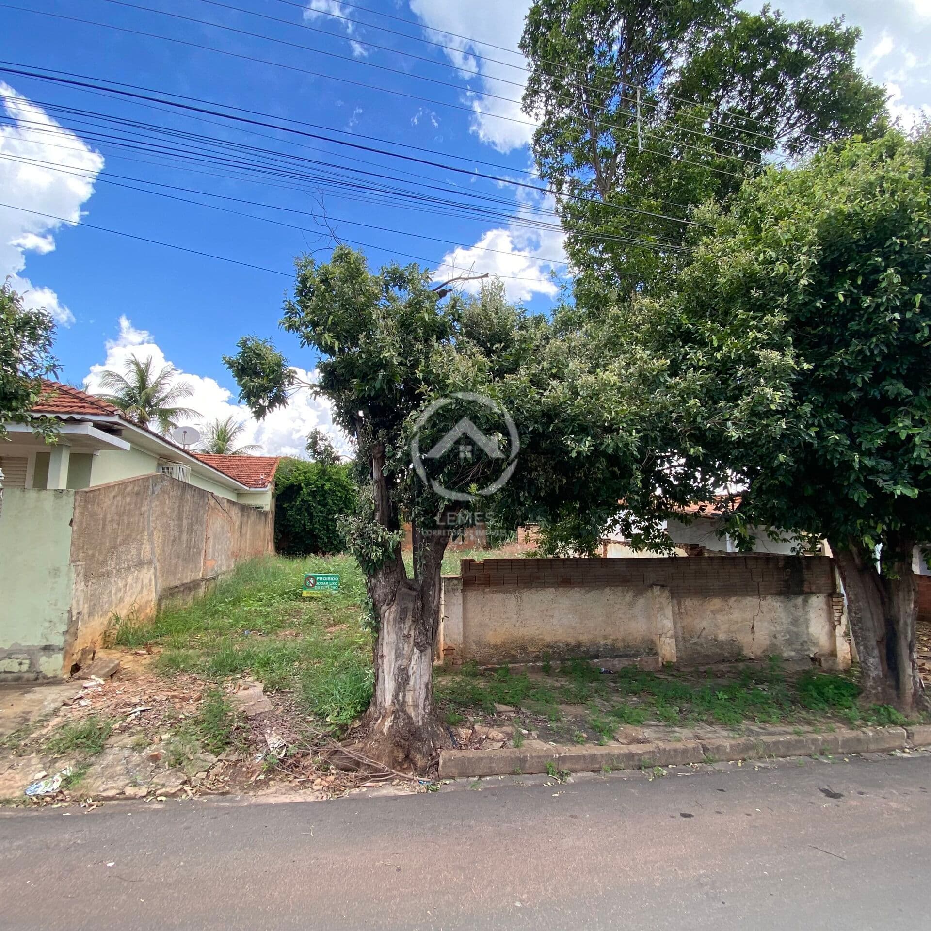 Lote/Terreno em Mirandópolis - Centro