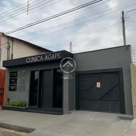 Sala comercial um