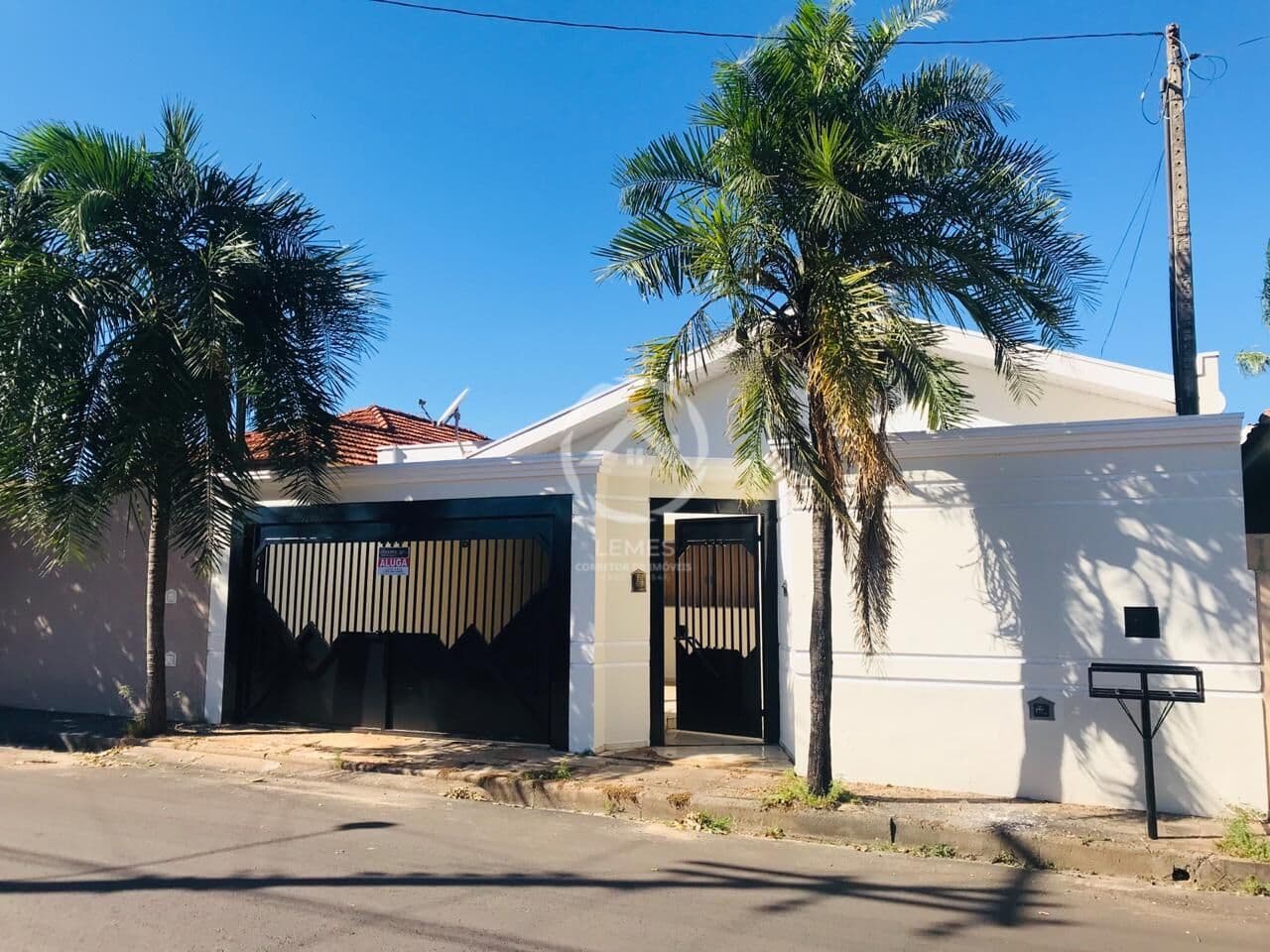 Casa em Mirandópolis - Centro