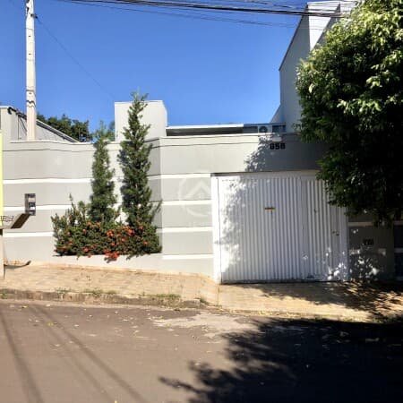 Casa em Mirandópolis - Centro