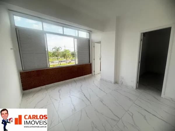 Vista mar incrível! Apartamento de 2 quartos (1 suíte), em prédio com elevador e garagem.
