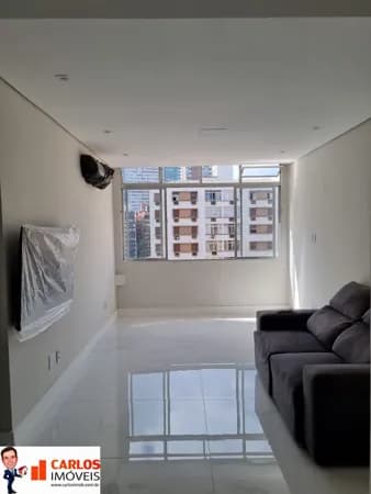 Apartamento Marvilhoso! Todo reformado a uma quadra da praia, 2 quartos suítes, planejados, cama baú, ar condicionado, 3 banheiros, sala, cozinha, área de serviço, elevador, garagem com manobrista