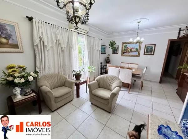 Apartamento Amplo de 3 quartos, sendo 1 suíte mais a suíte da dependência. Garagem fechada para 2 carros.