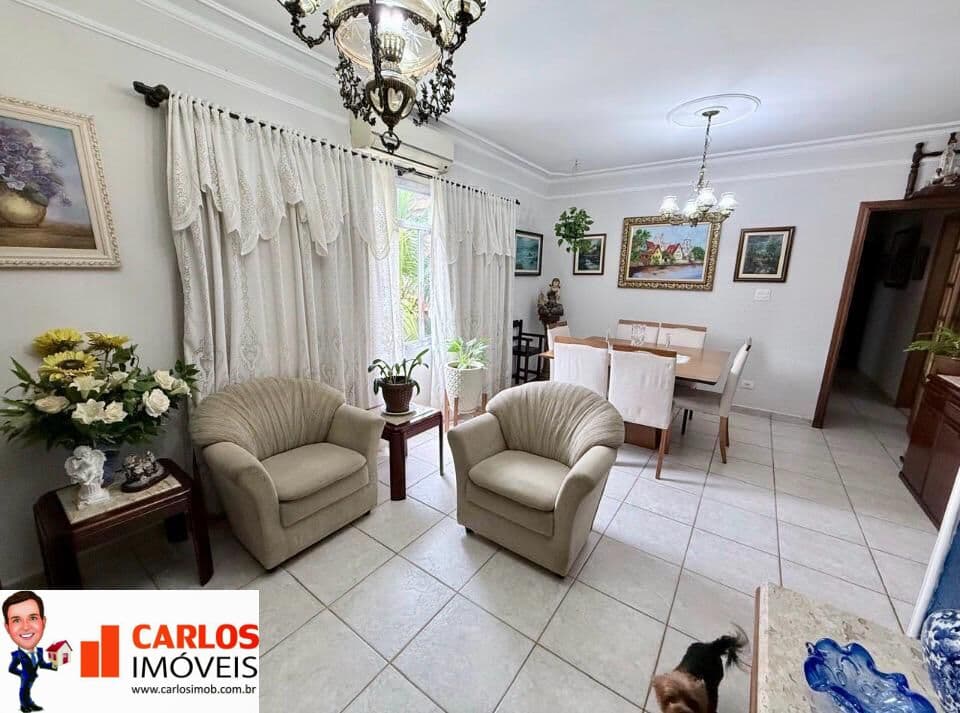 Apartamento Amplo de 3 quartos, sendo 1 suíte mais a suíte da dependência. Garagem fechada para 2 carros.