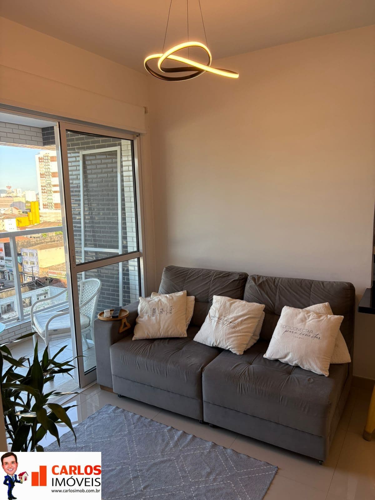 Apartamento com 2 dormitórios e lazer na Avenida Ana Costa.