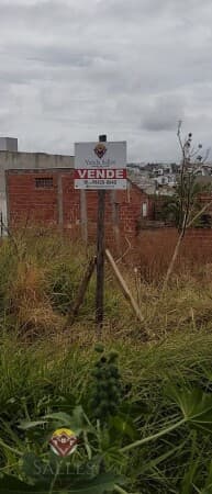 Terreno de 6 m² x 30 m² à Venda: Oportunidade Única!